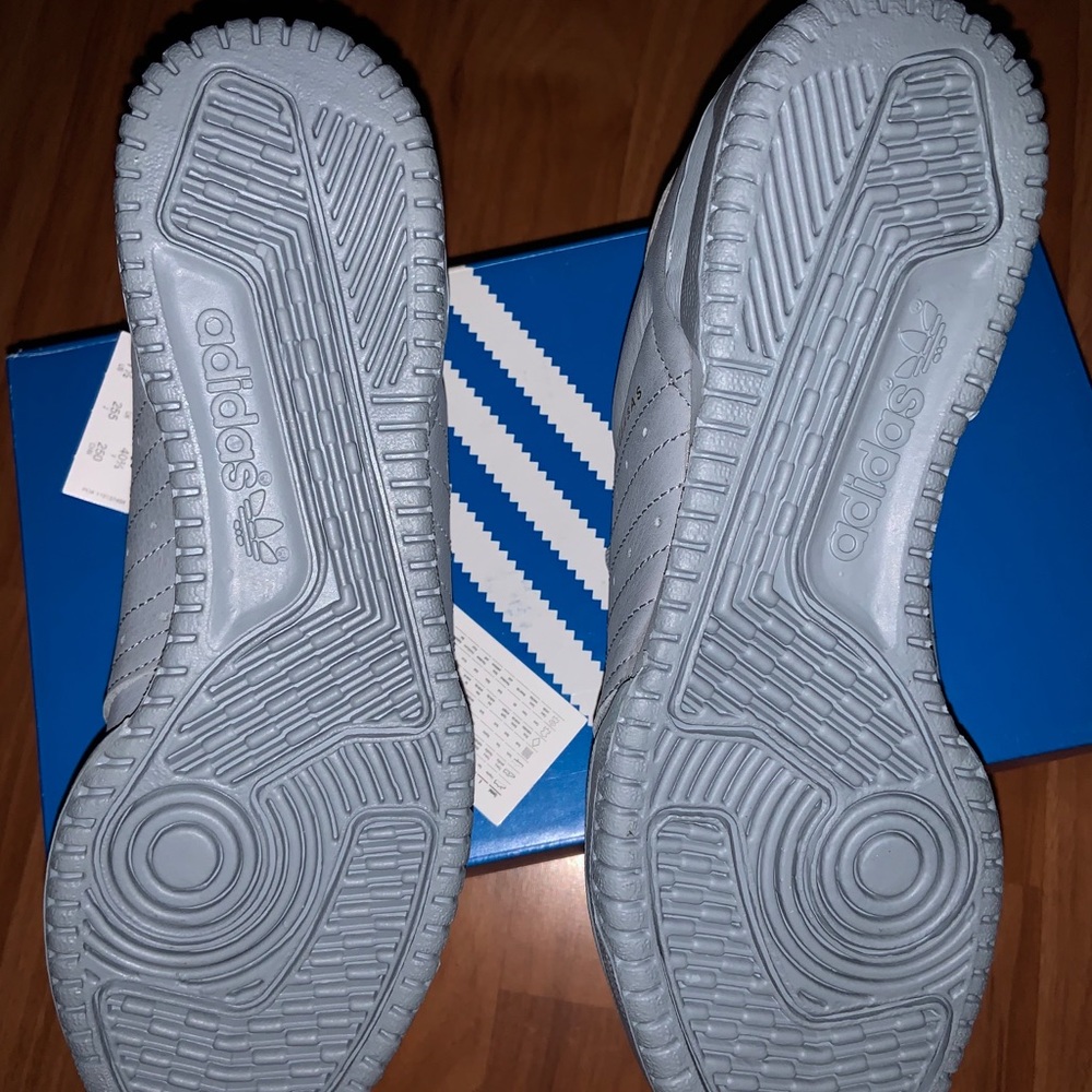 Yeezy calabasas - Picture 3 of 3